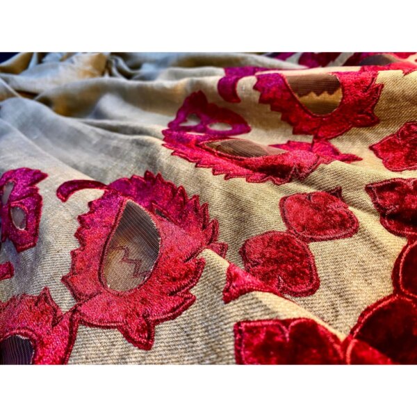 Embroidered Winter Woolen Shawl / Chaddar - Large