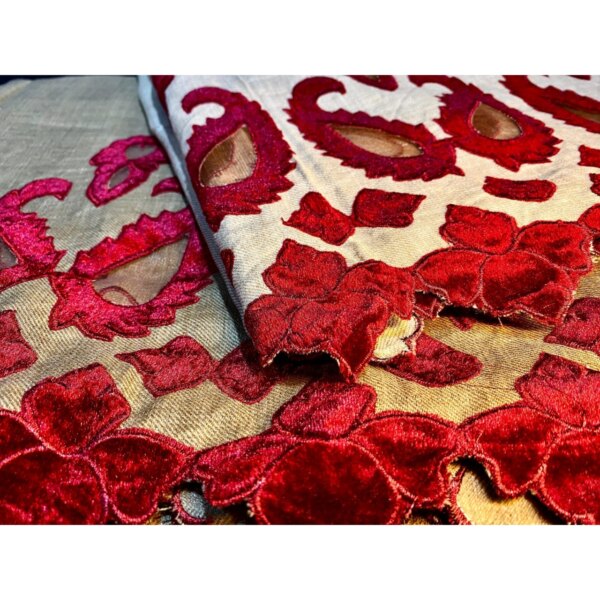 Embroidered Winter Woolen Shawl / Chaddar - Large